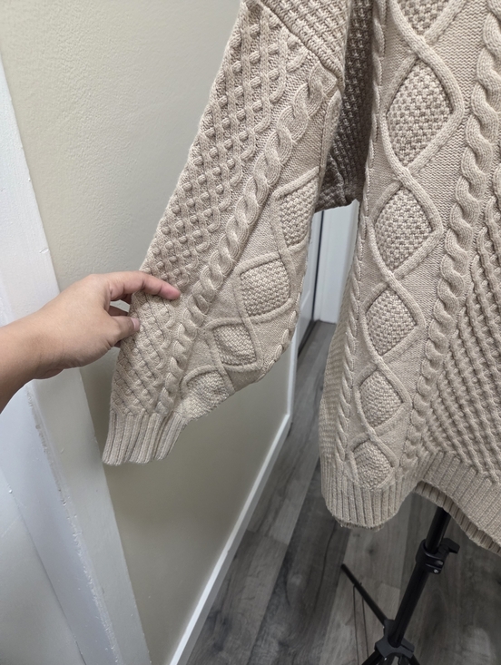 Aritzia Sunday Best Merino Wool & Organic Cotton Blend Cable Knit Sweater - Picture 3 of 8